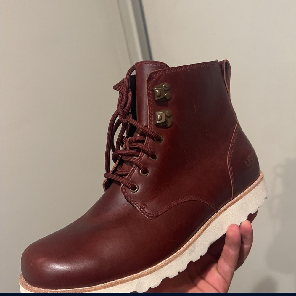 BRAND NEW- UGG HANNEN TL CORDOVAN BOOTS